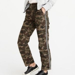 Abercrombie Camo with Stripe Pants 2R